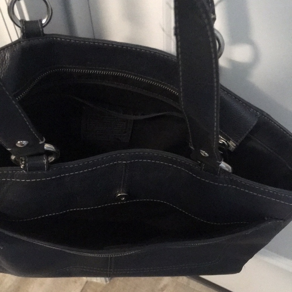 Coach Purse - Picture 4 of 9